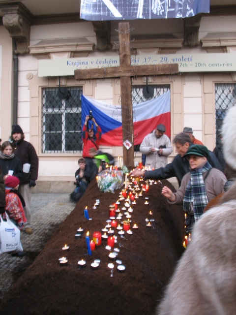 Symbolický hrob obětí